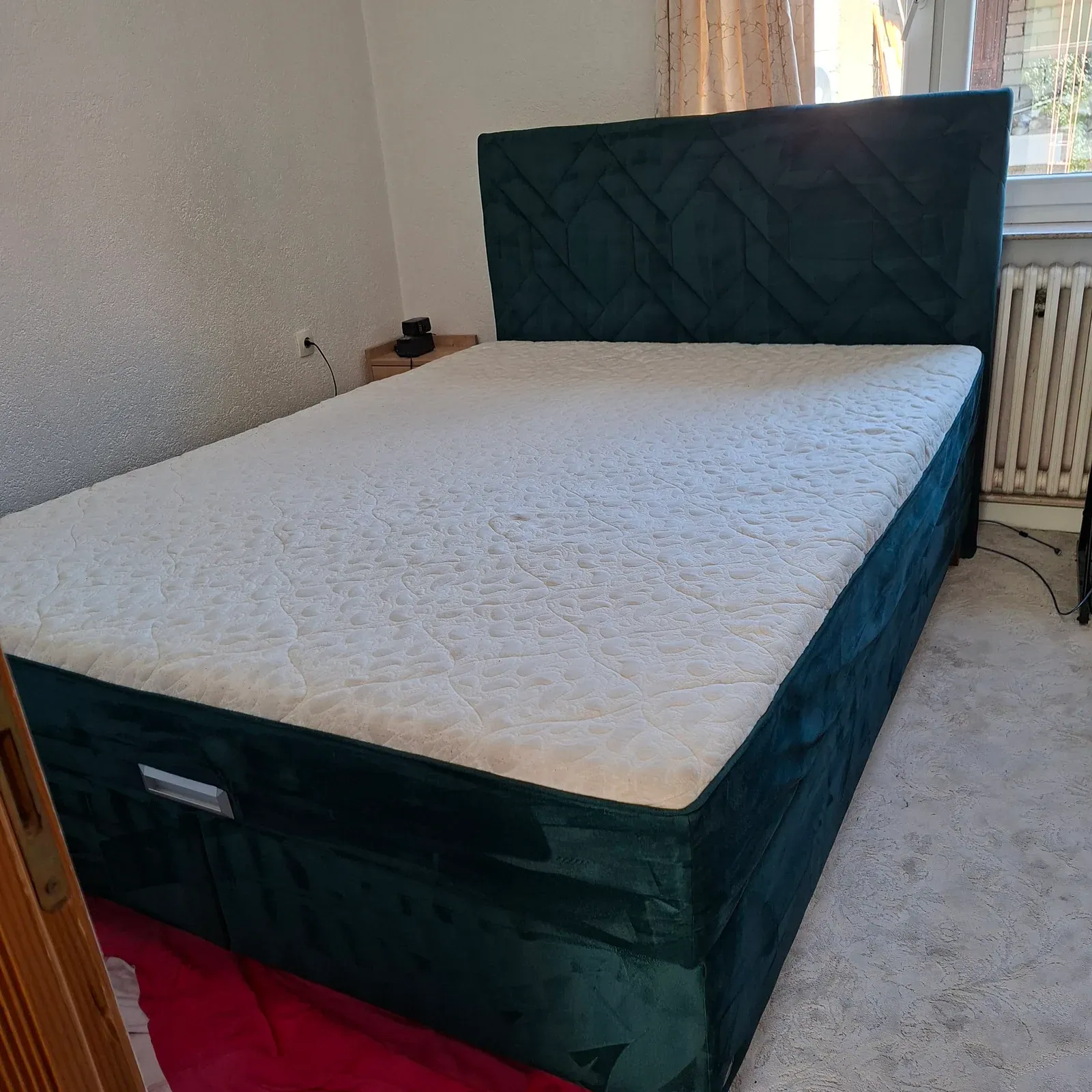 Isti madrac nakon dubinskog čišćenja.